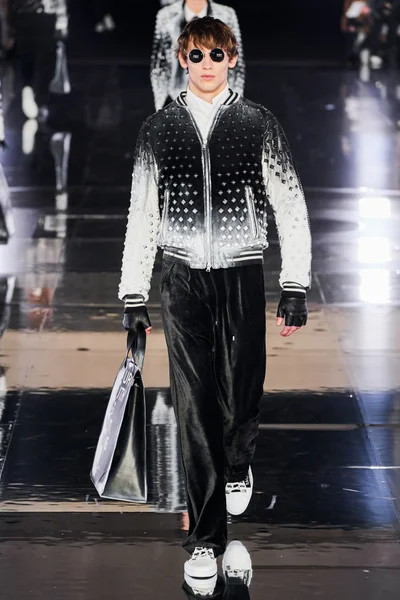 Look 44